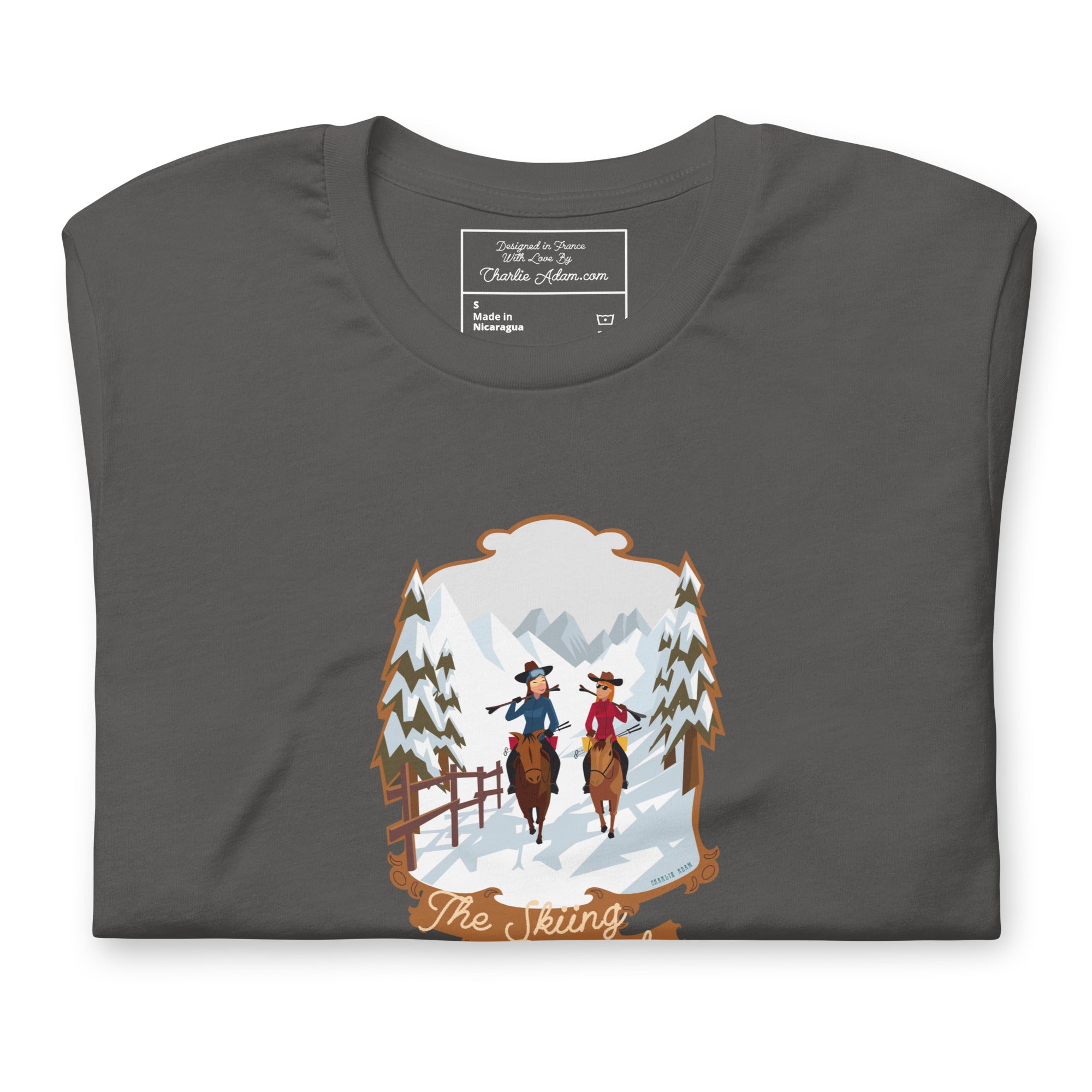 T-shirt en coton unisexe The Skiing Cowgirl sur couleurs foncées