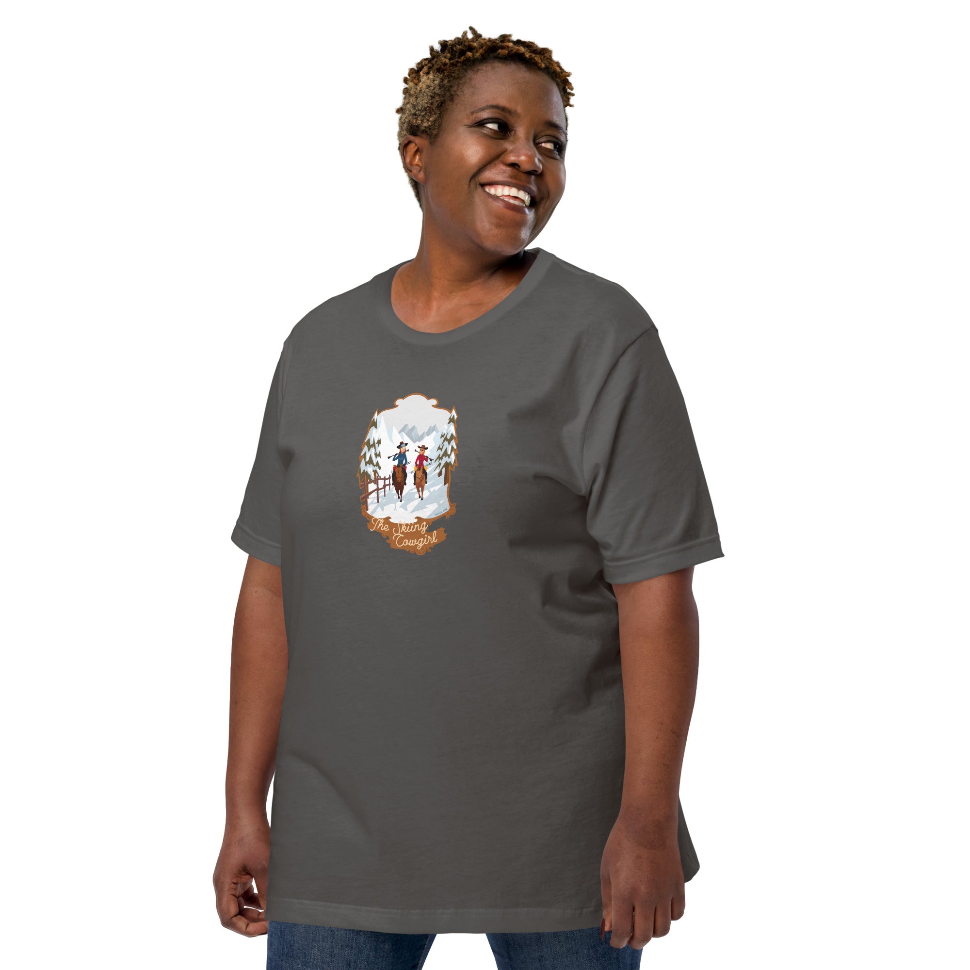 T-shirt en coton unisexe The Skiing Cowgirl sur couleurs foncées