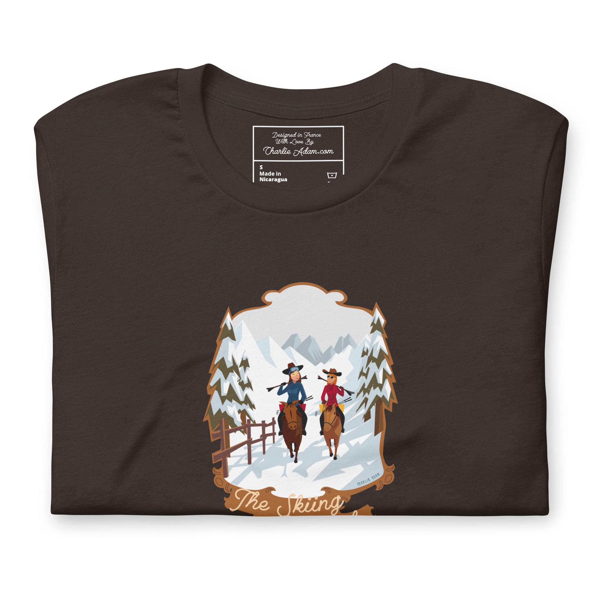 T-shirt en coton unisexe The Skiing Cowgirl sur couleurs foncées