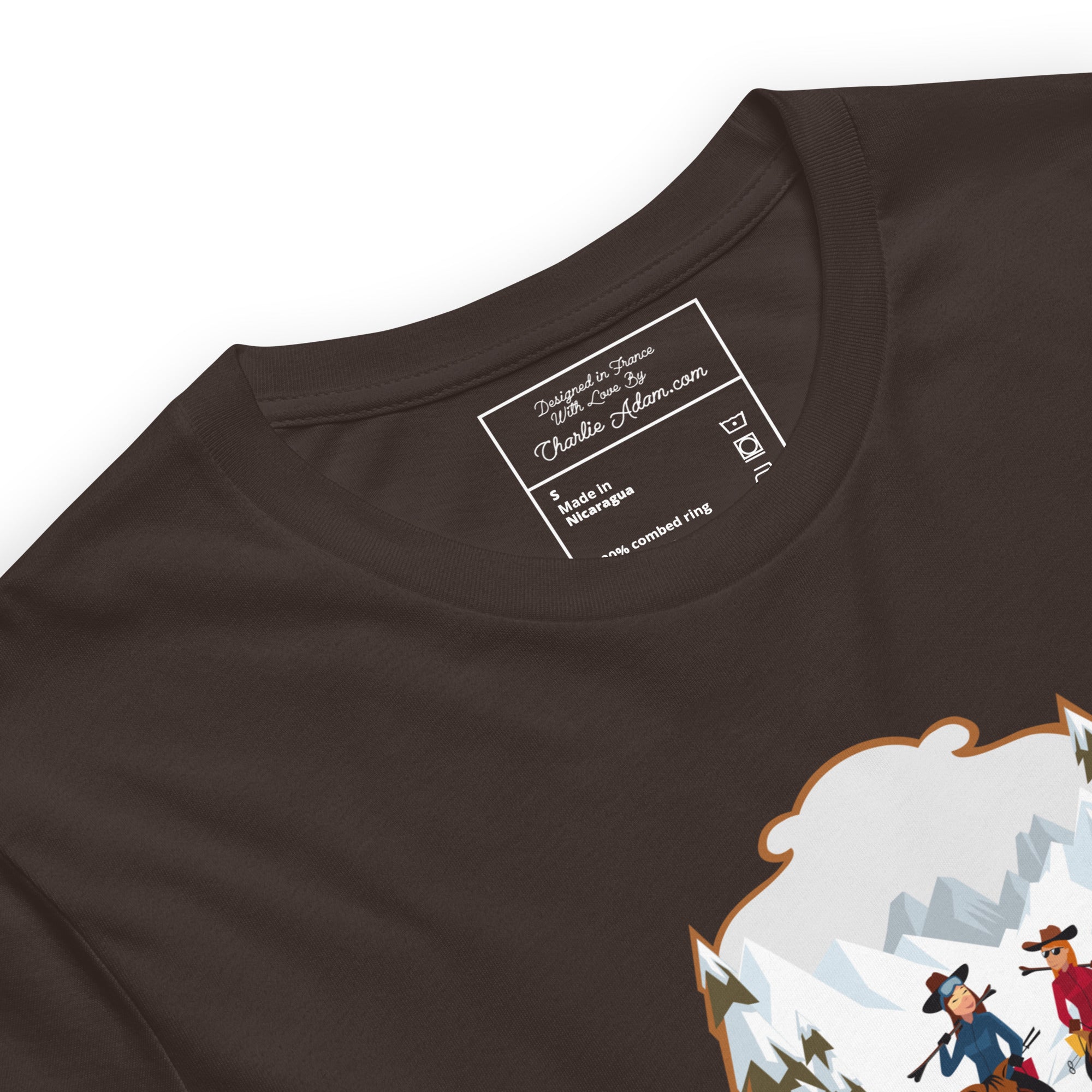 T-shirt en coton unisexe The Skiing Cowgirl sur couleurs foncées