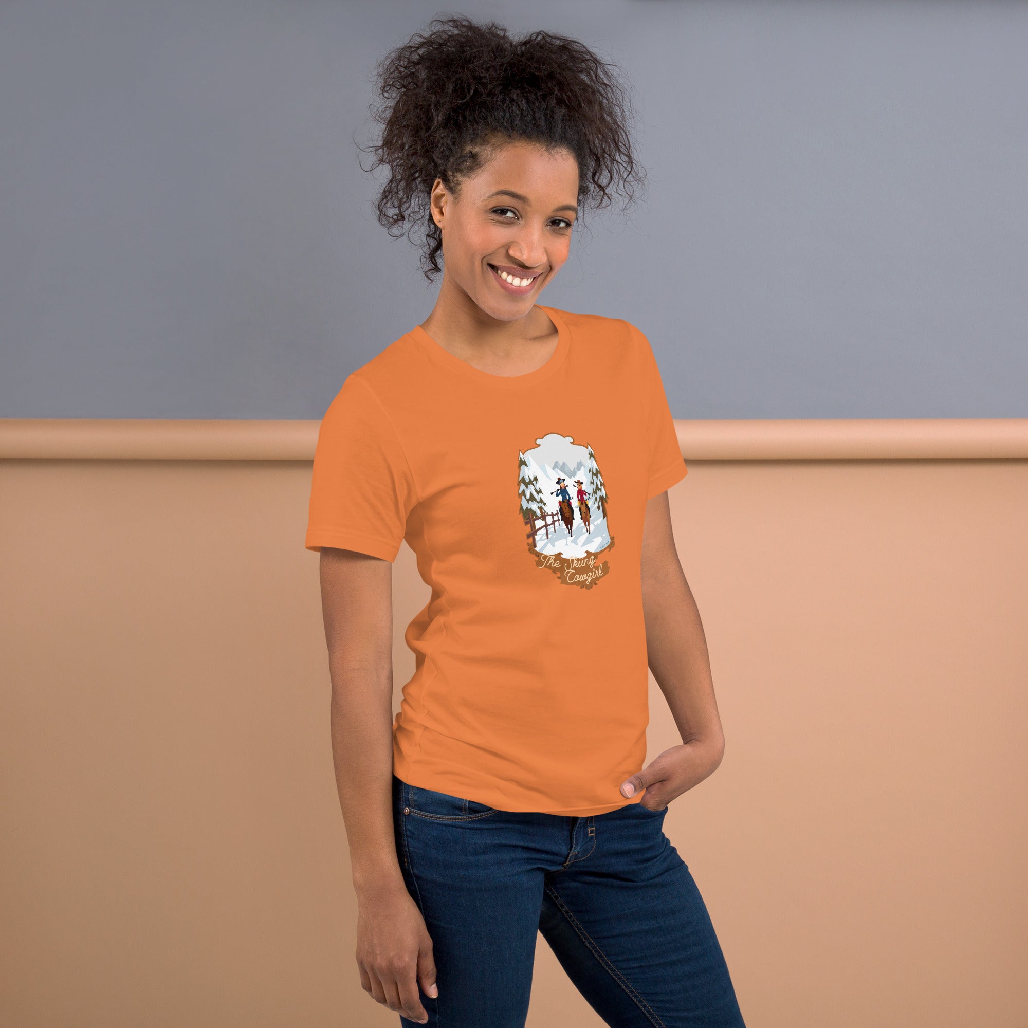 T-shirt en coton unisexe The Skiing Cowgirl sur couleurs vives