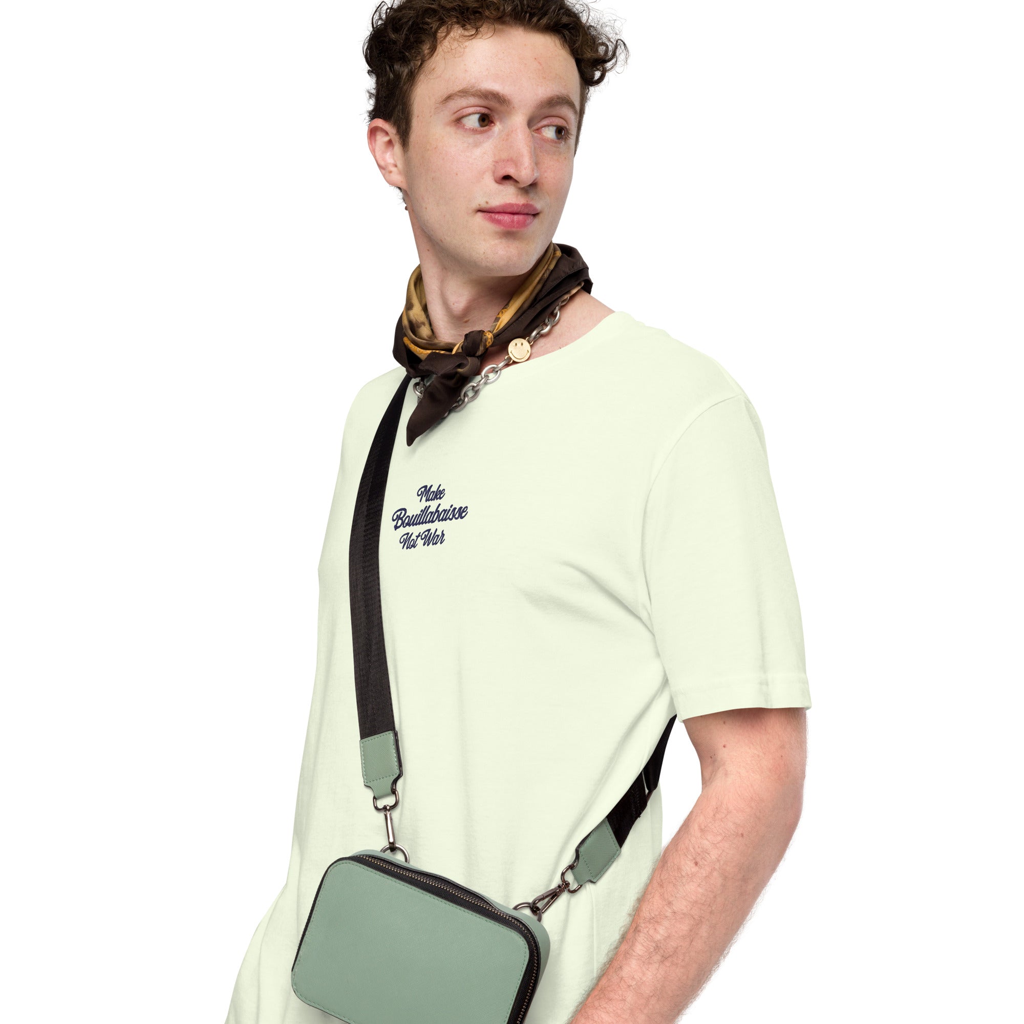 T-shirt en coton unisexe Make Bouillabaisse Not War Navy brodé sur couleurs claires