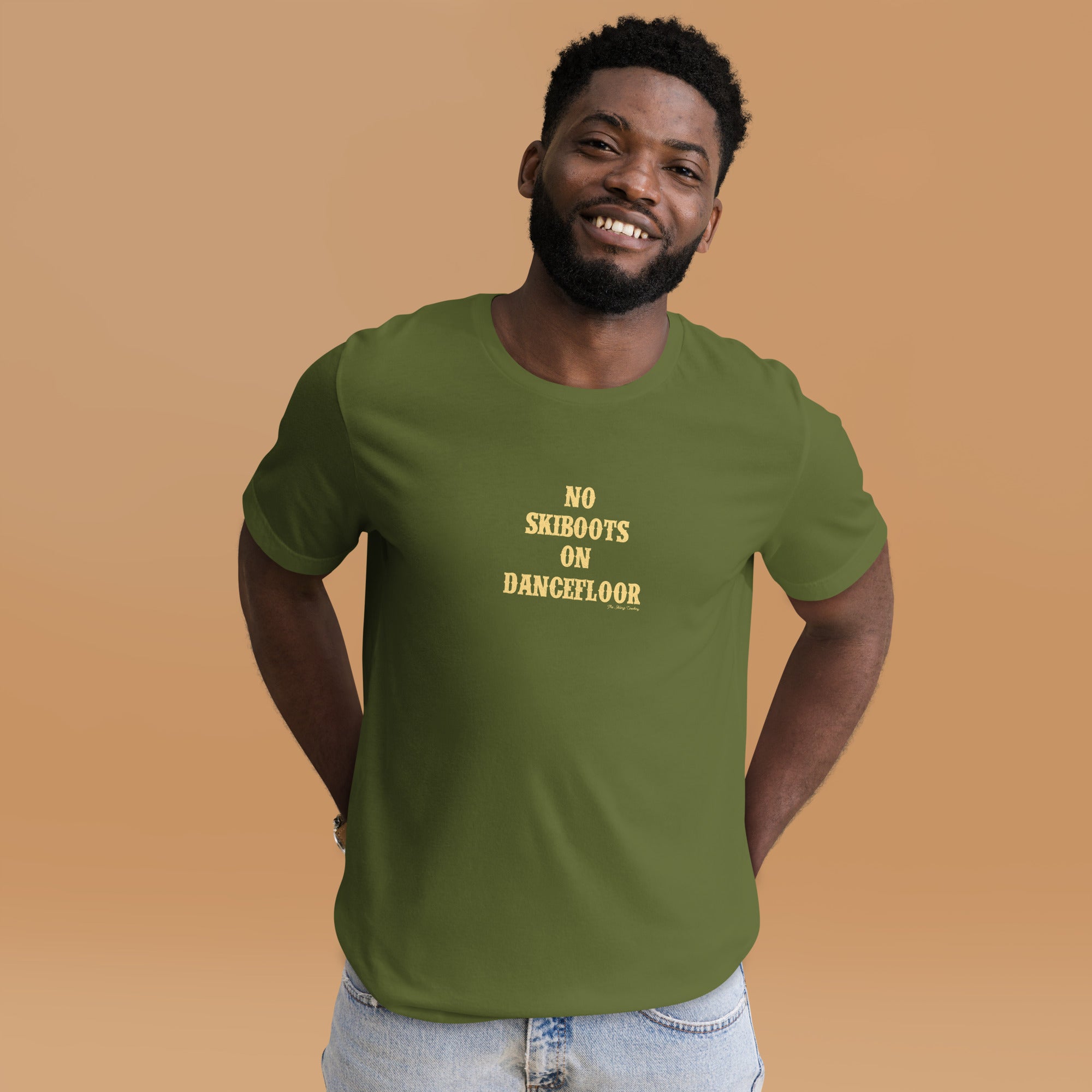 T-shirt en coton unisexe No Skiboots on Dancefloor sur couleurs foncées