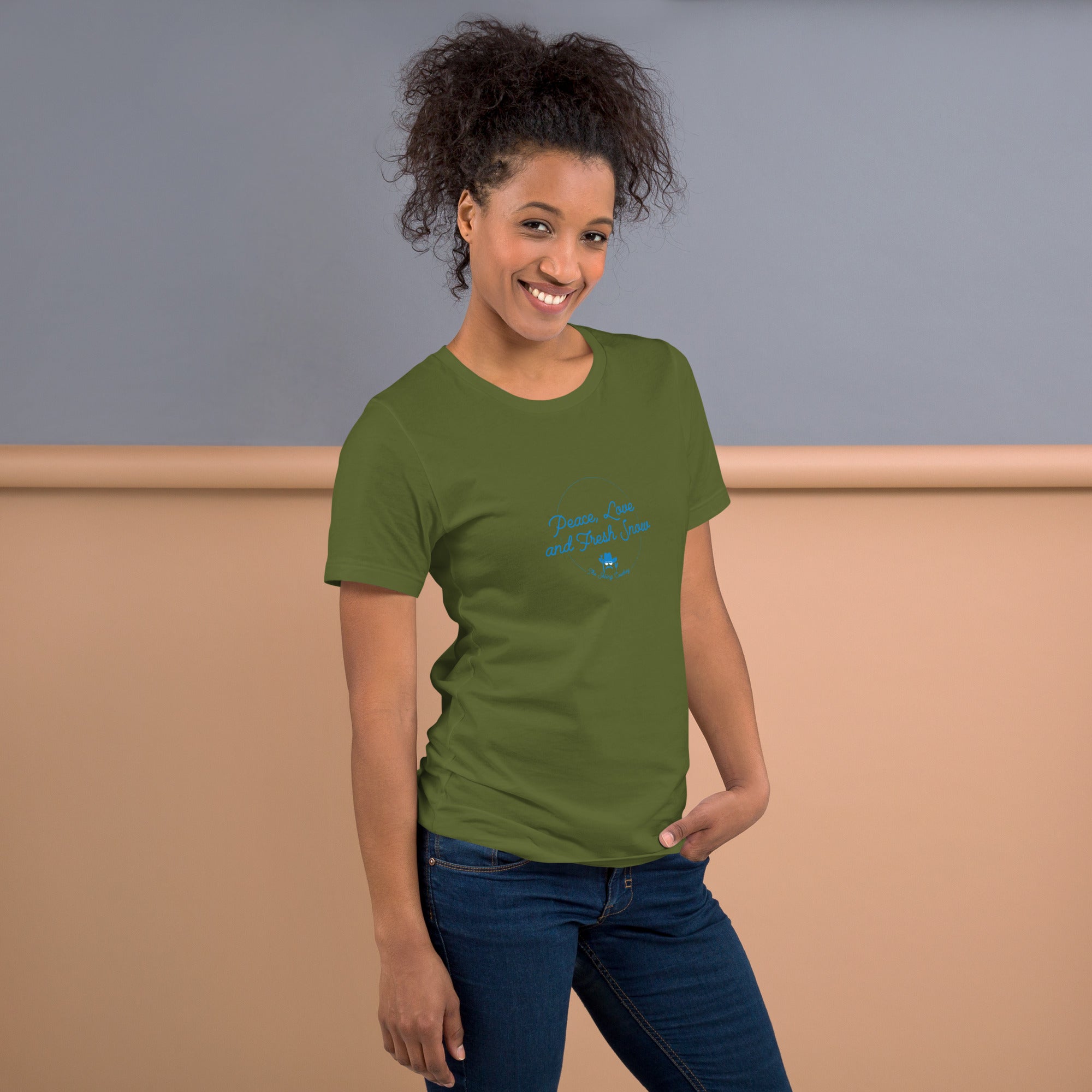 T-shirt en coton unisexe Peace, Love and Fresh Snow sur couleurs foncées