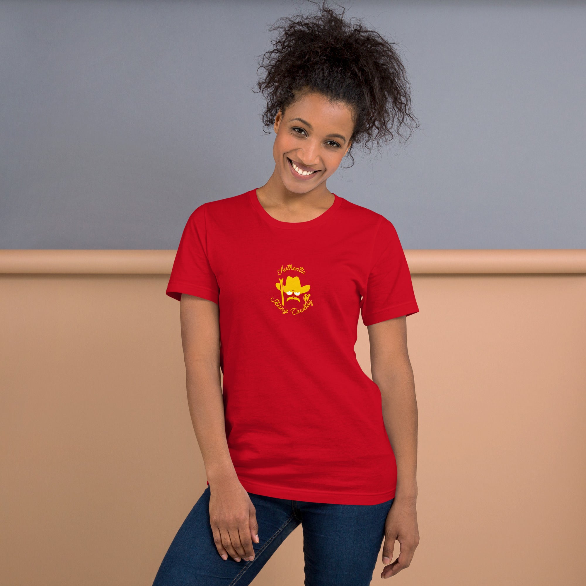 T-shirt en coton unisexe Authentic Skiing Cowboy doré sur couleurs foncées