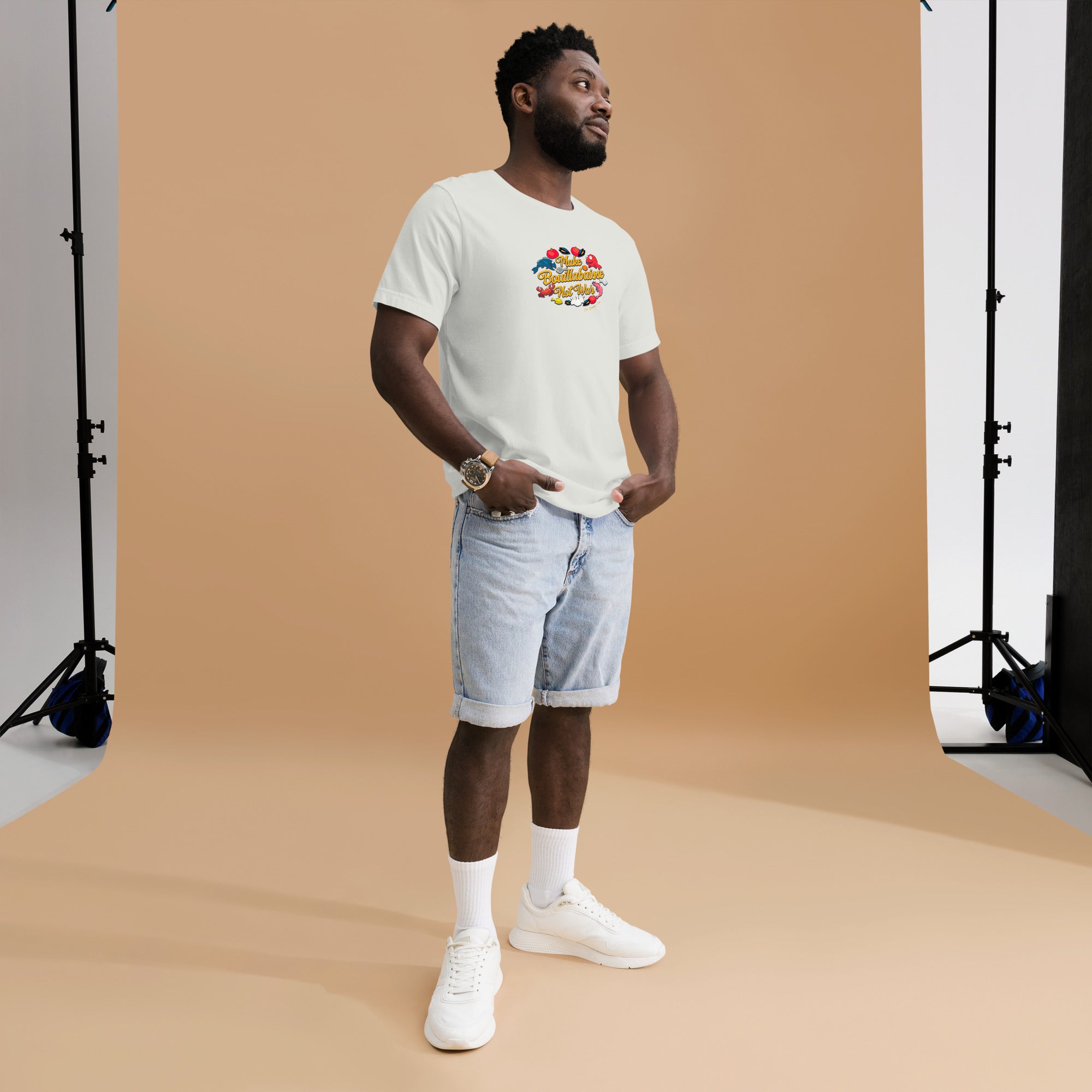 T-shirt en coton unisexe Make Bouillabaisse Not War sur couleurs claires