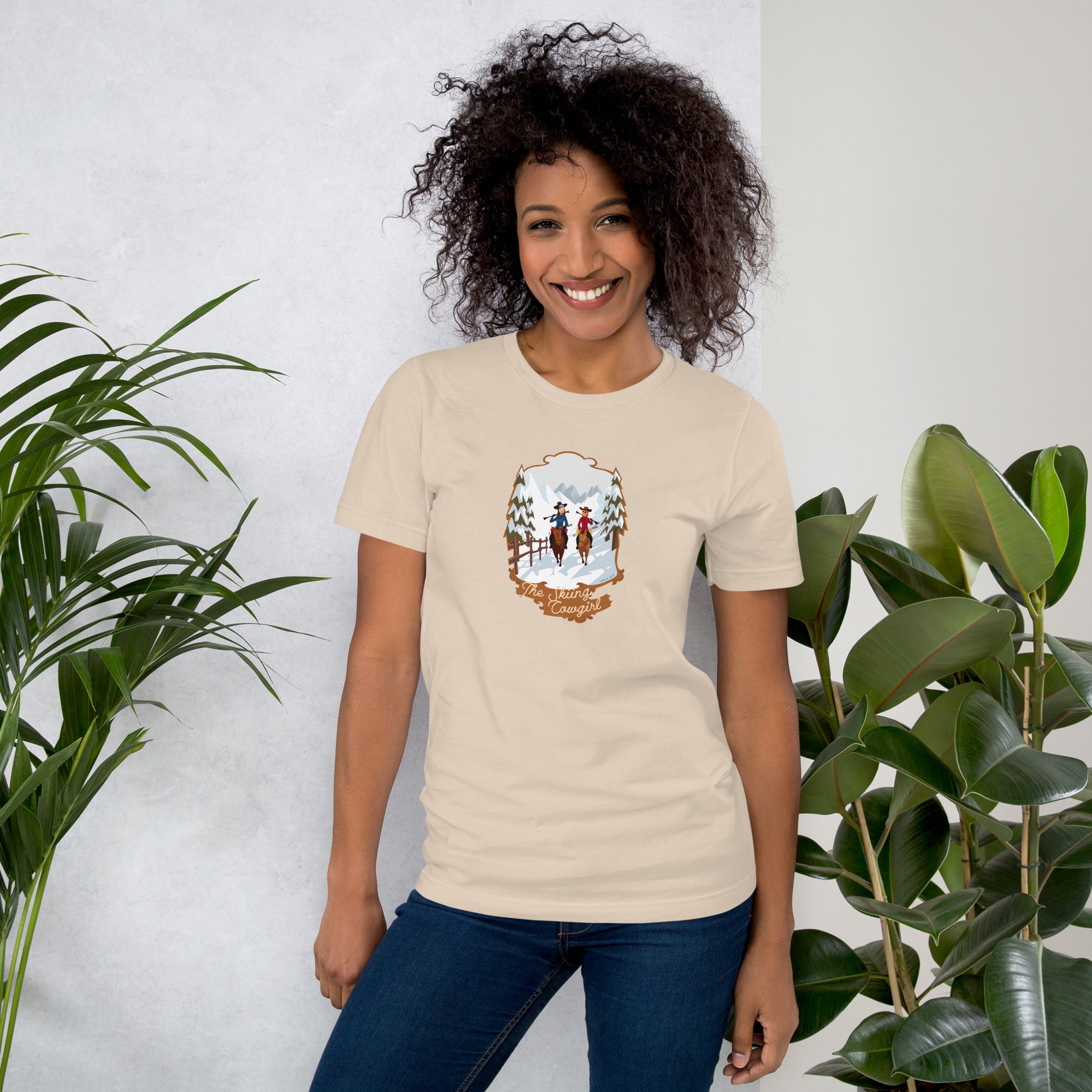T-shirt en coton unisexe The Skiing Cowgirl sur fond clair