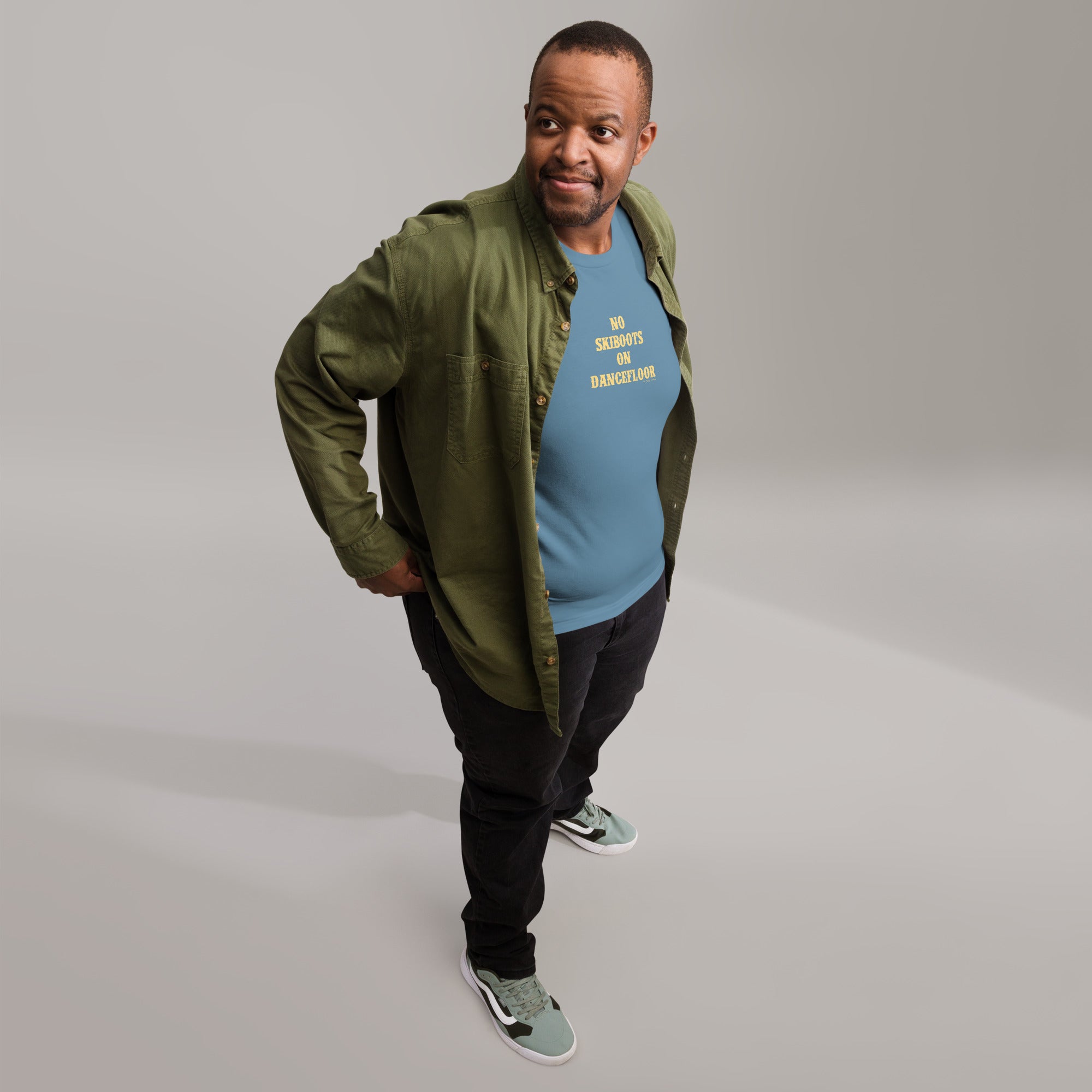 T-shirt en coton unisexe No Skiboots on Dancefloor sur couleurs foncées