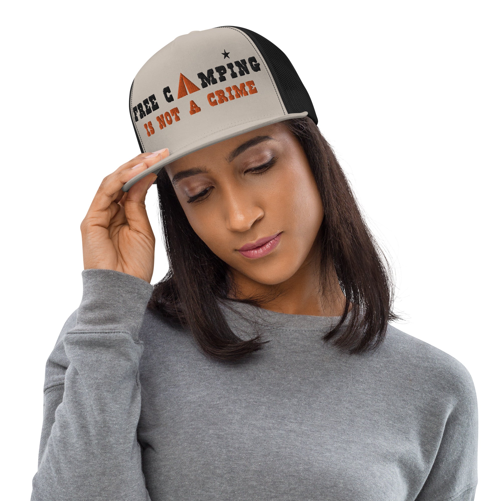 Casquette Trucker bicolore à visière plate Free camping is not a crime black/orange