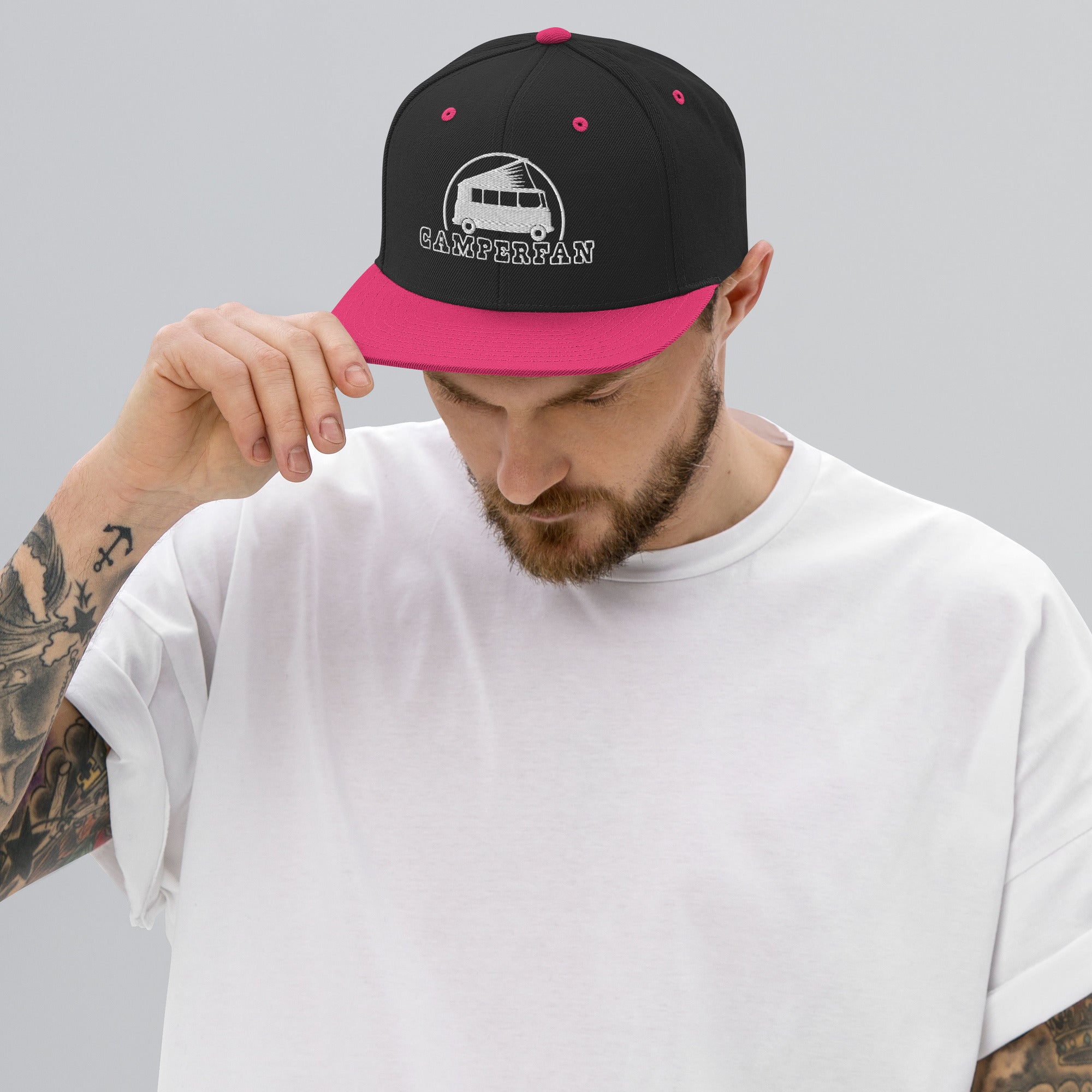 Two-Tone Snapback Wool Blend Cap Camperfan white