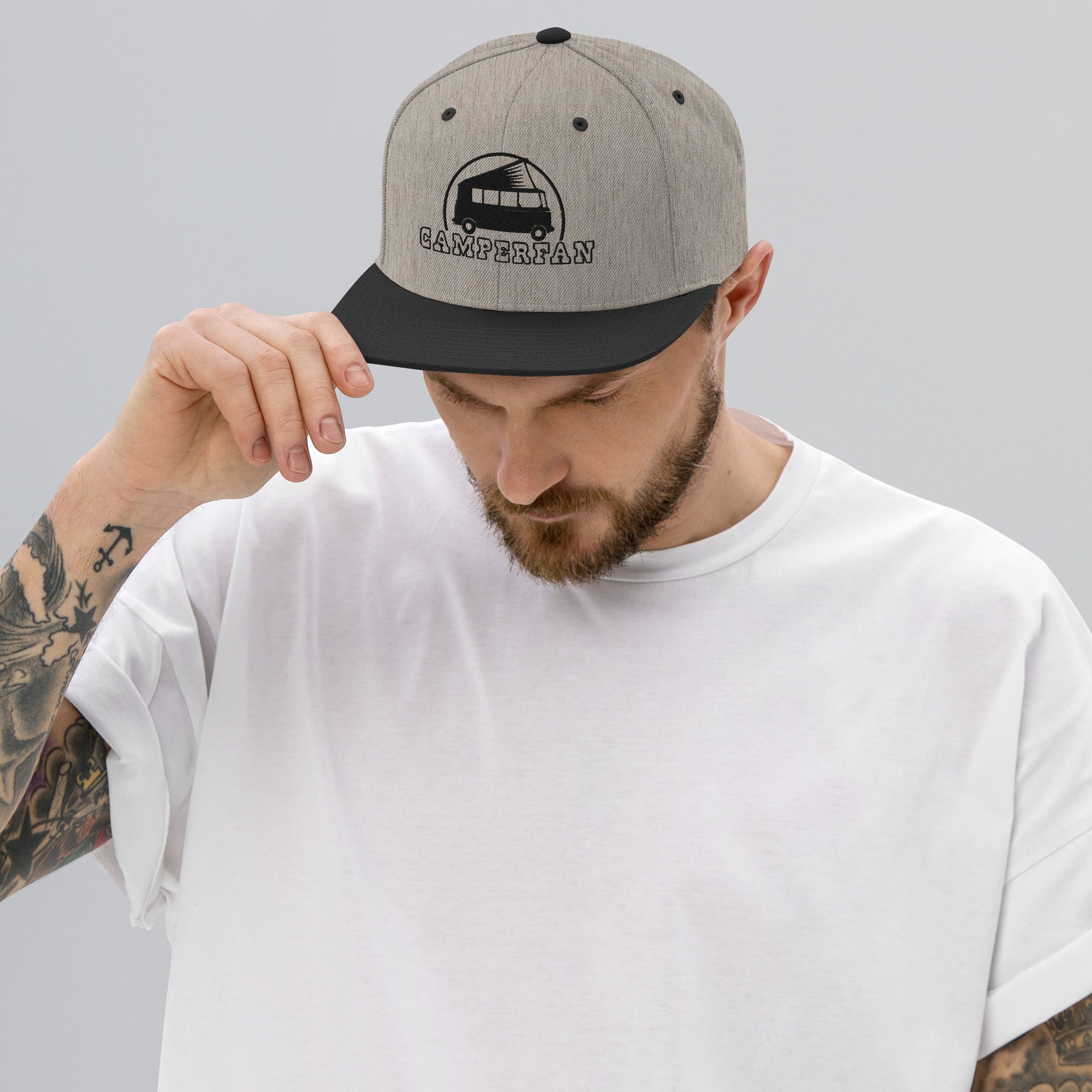 Two-Tone Snapback Wool Blend Cap Camperfan black