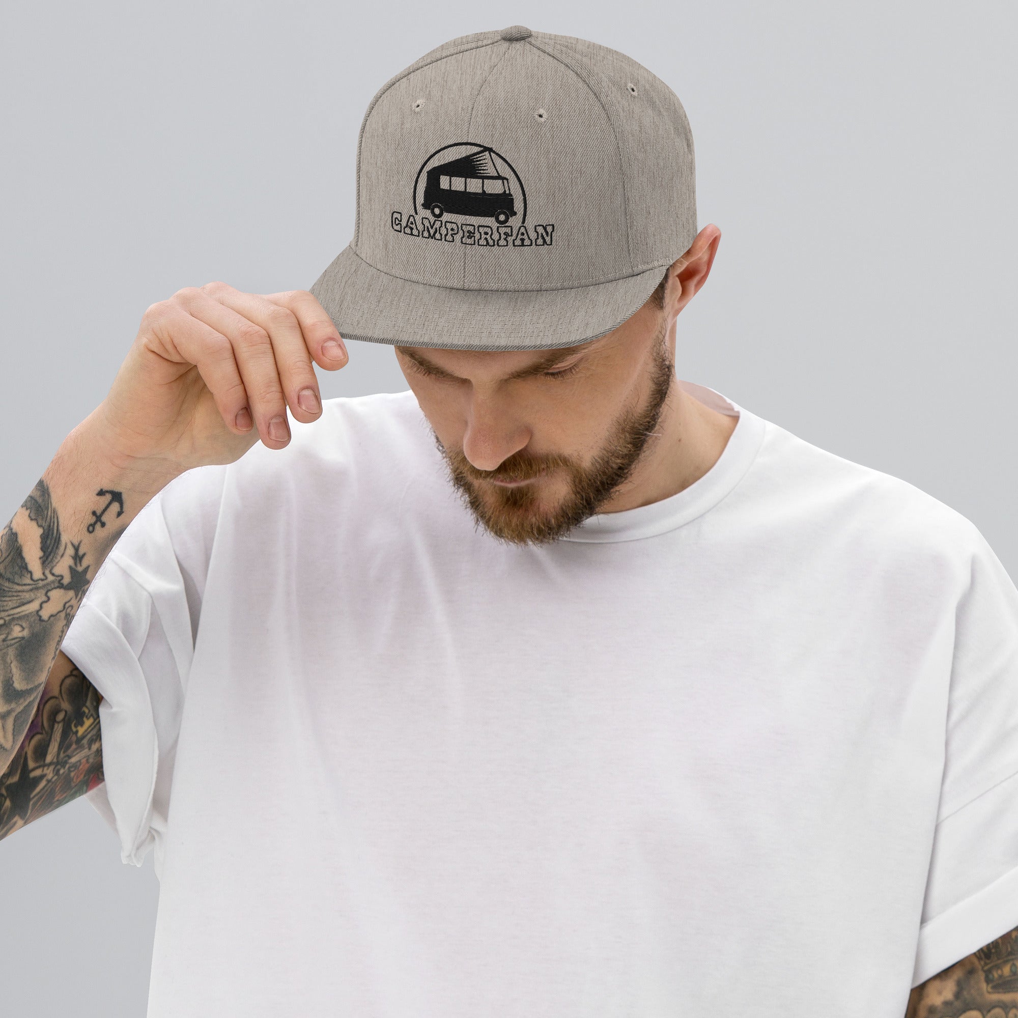 Two-Tone Snapback Wool Blend Cap Camperfan black