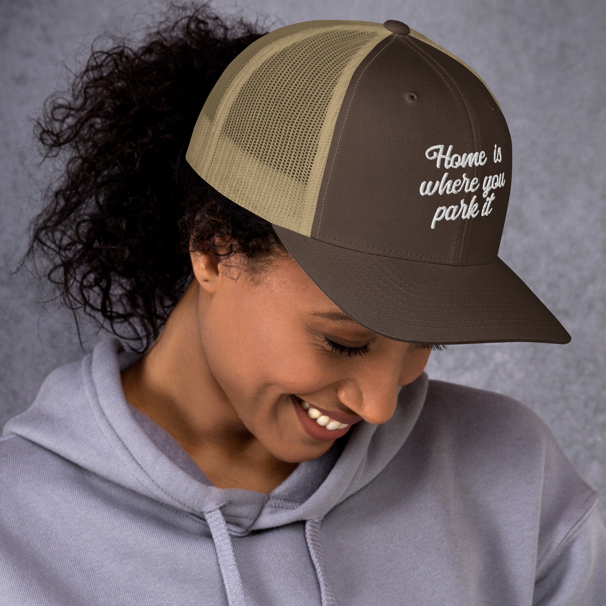 Casquette trucker rétro bicolore Home is where you park it white