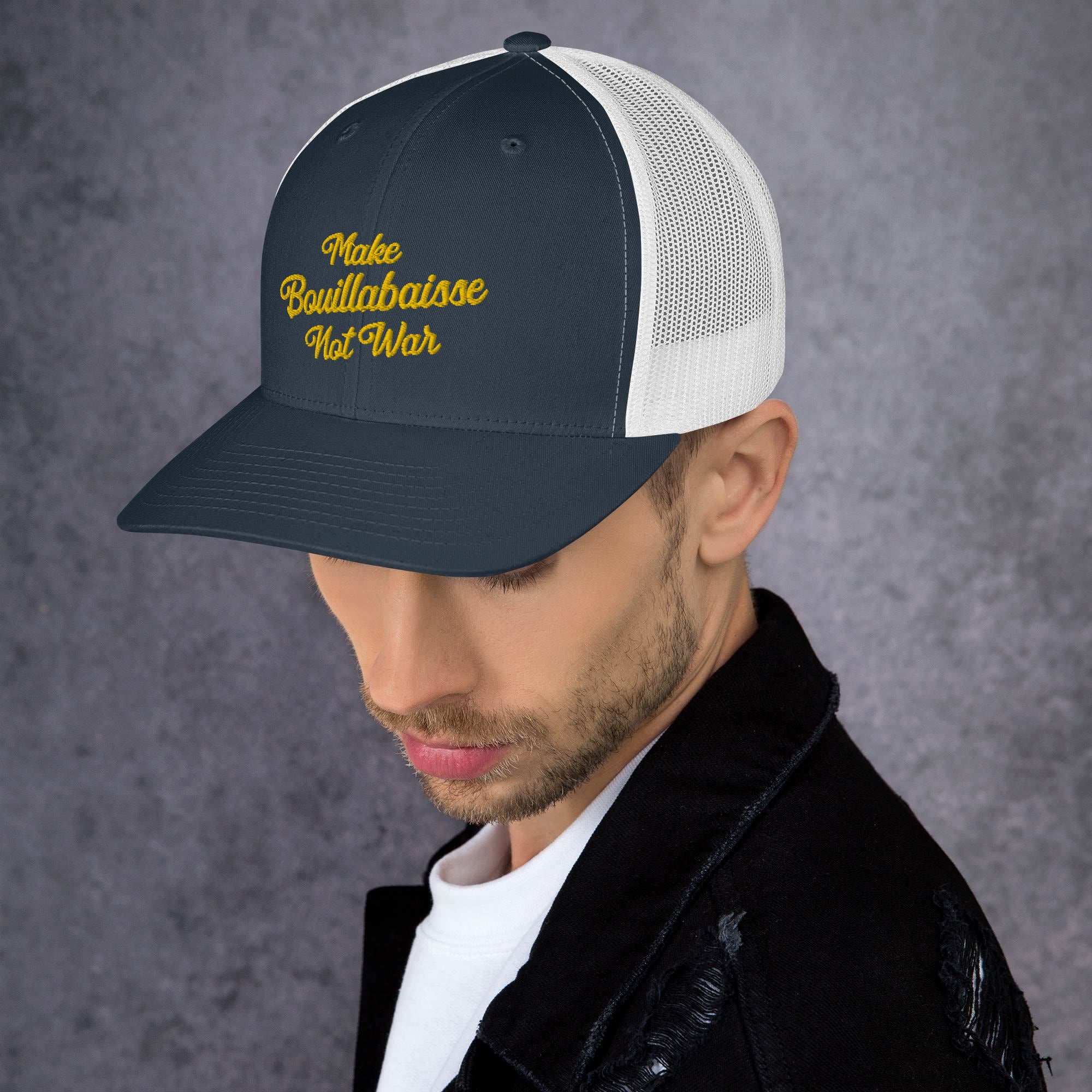 Casquette trucker rétro bicolore Make Bouillabaisse Not War