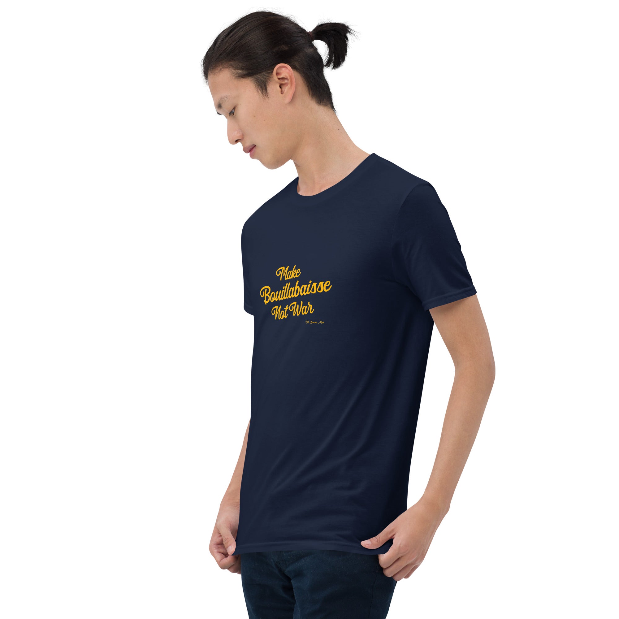 T-shirt softstyle en coton Make Bouillabaisse Not War Text Only Gold
