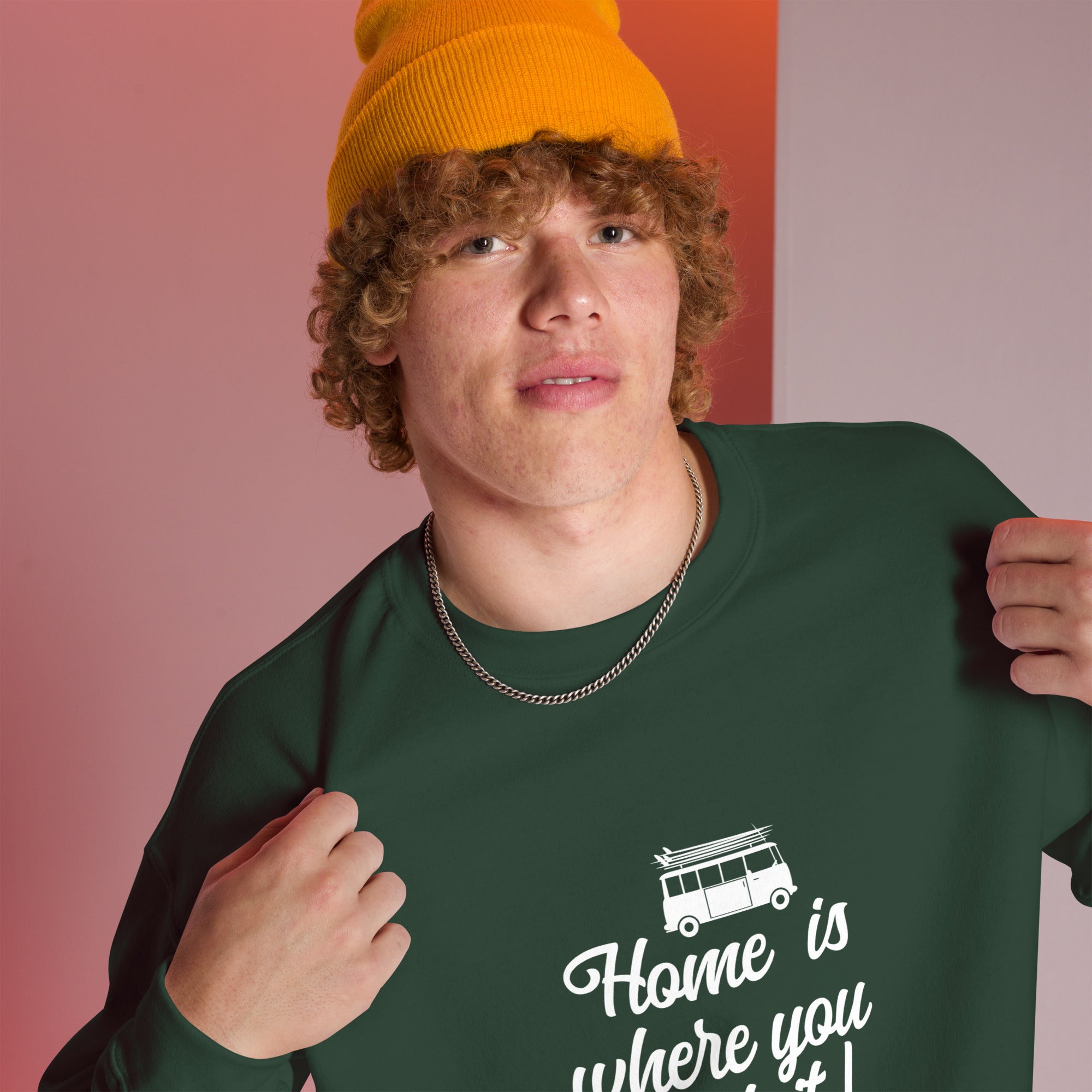 Sweat Unisexe à Col Rond White Surf Combi Home is where you park it sur couleurs foncées