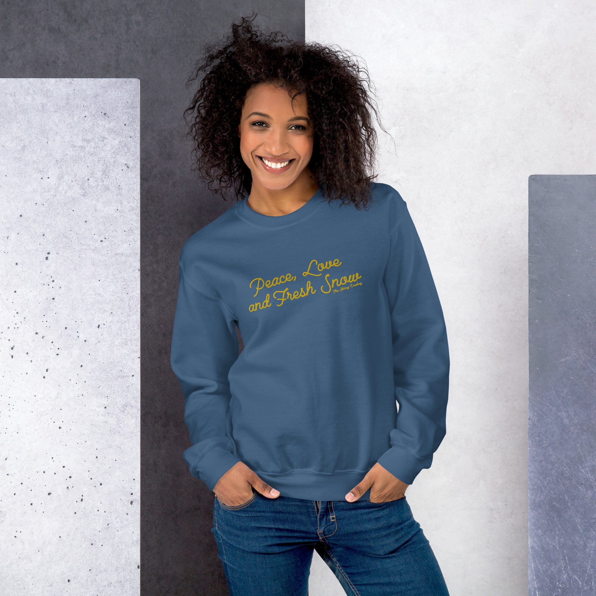 Sweat Unisexe à Col Rond Peace, Love and Fresh Snow grand motif brodé