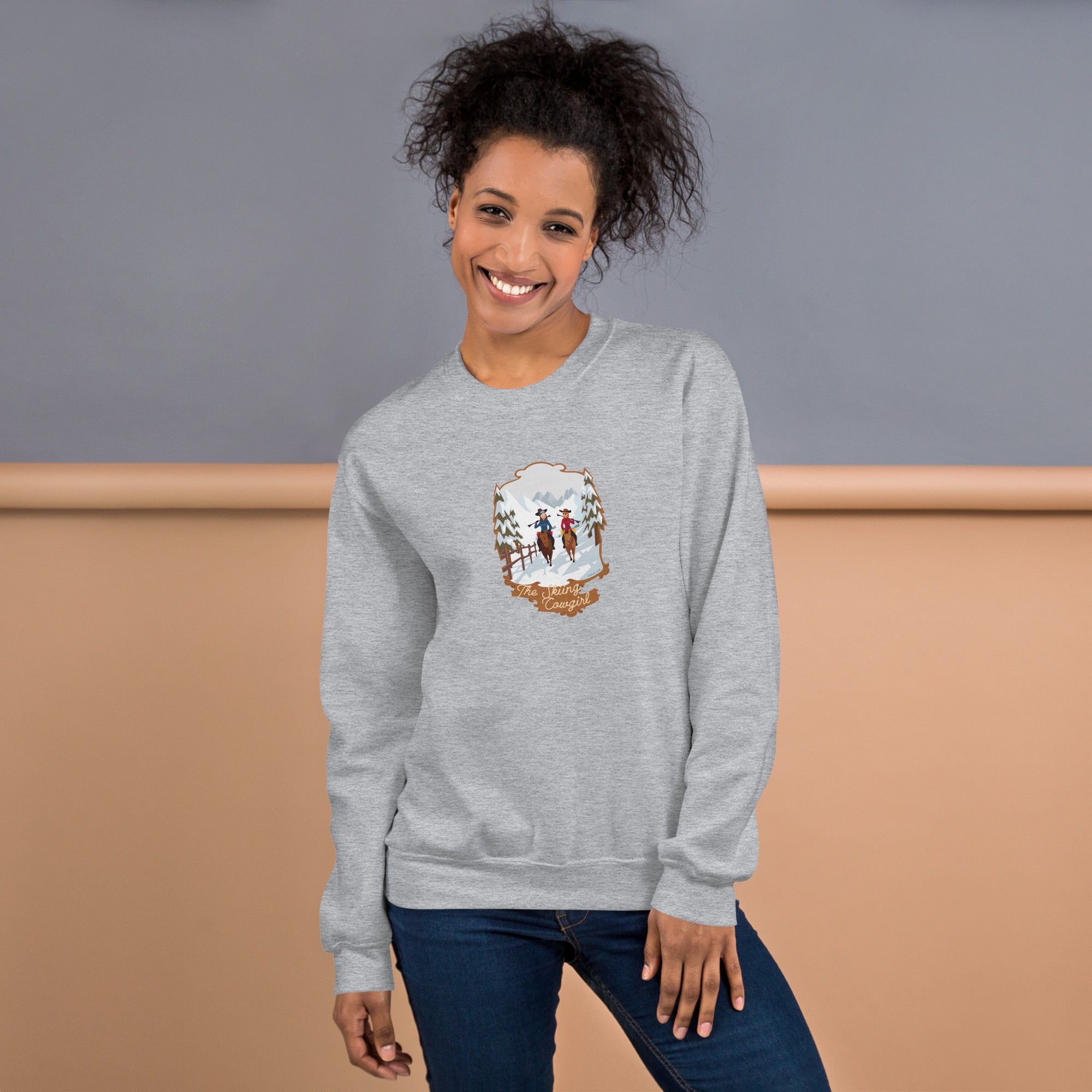 Sweat Unisexe à Col Rond The Skiing Cowgirl (face & dos) sur couleurs claires