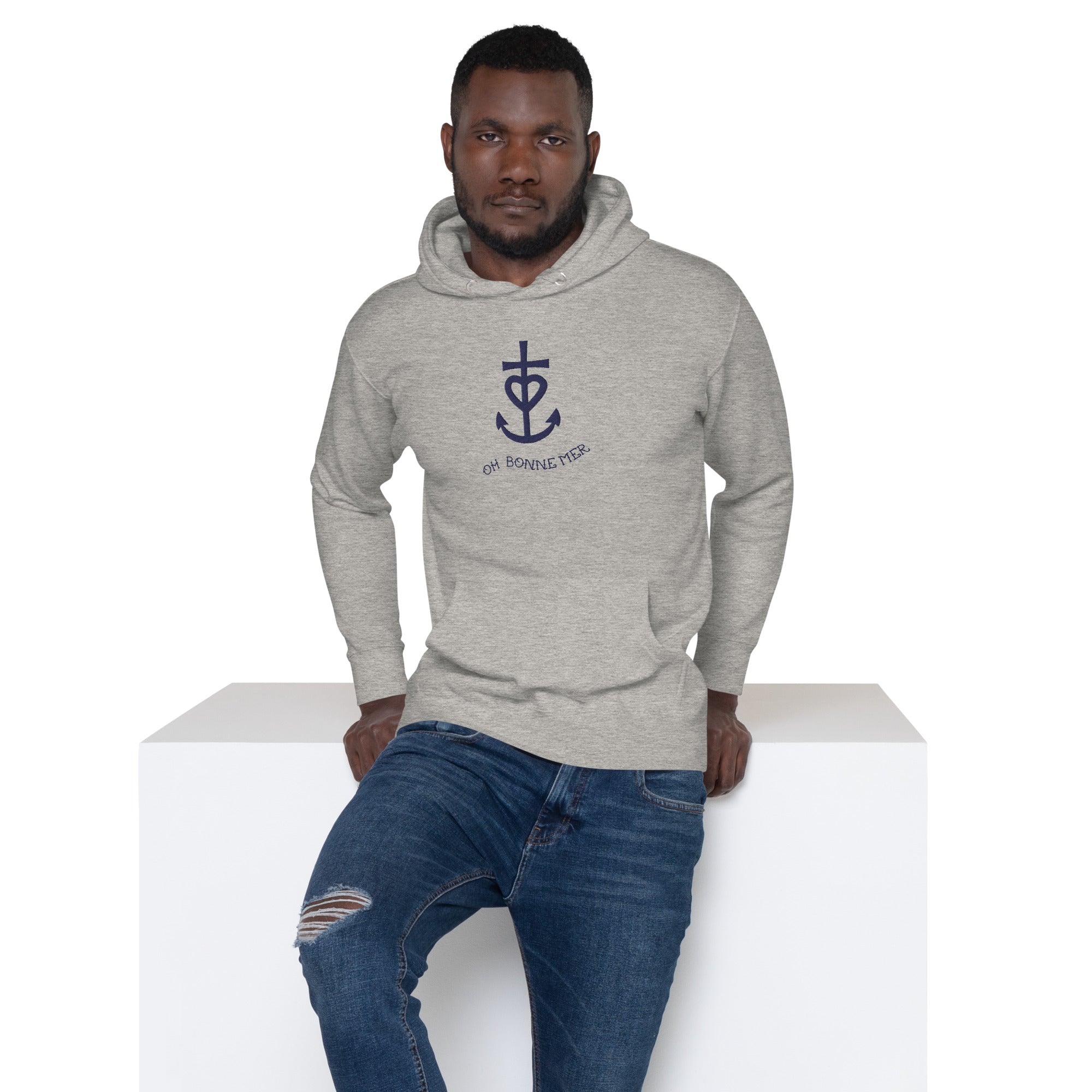 Sweat à capuche unisexe en coton Croix de Camargue Oh Bonne mer bleu marine grand motif brodé sur couleurs claires