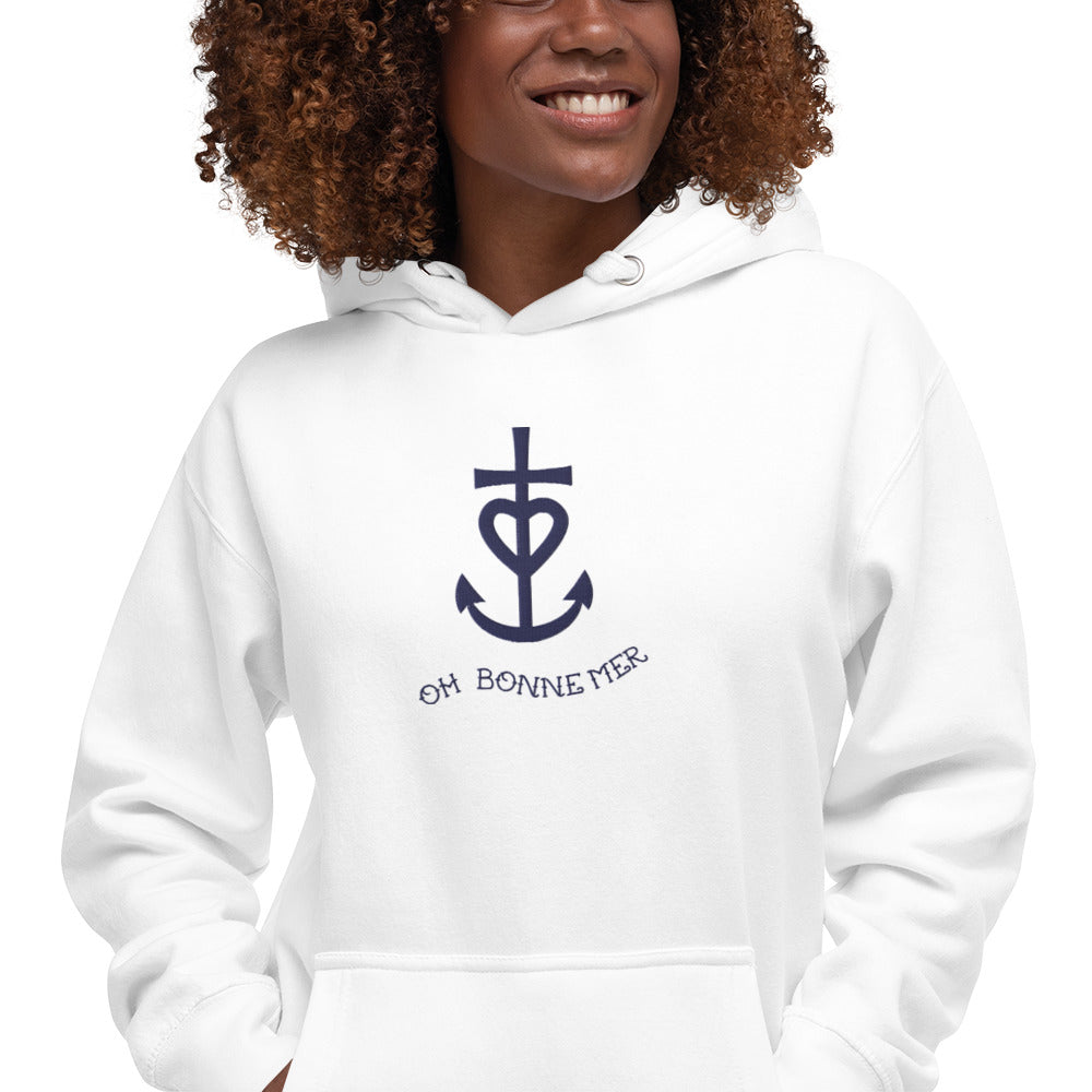 Sweat à capuche unisexe en coton Croix de Camargue Oh Bonne mer bleu marine grand motif brodé sur couleurs claires