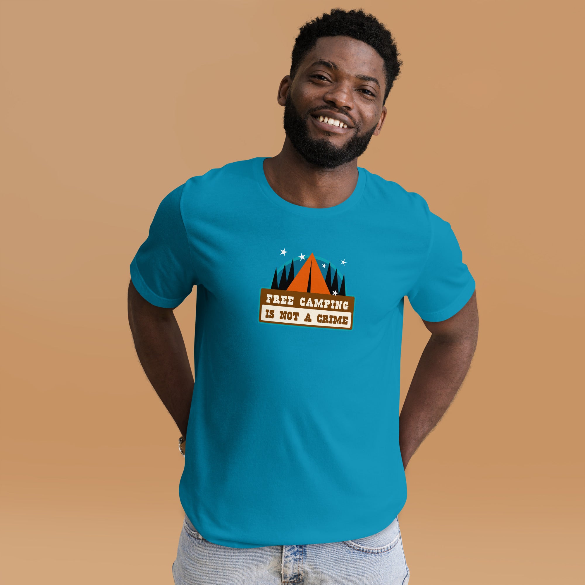 T-shirt en coton unisexe Free camping is not a crime sur couleurs vives