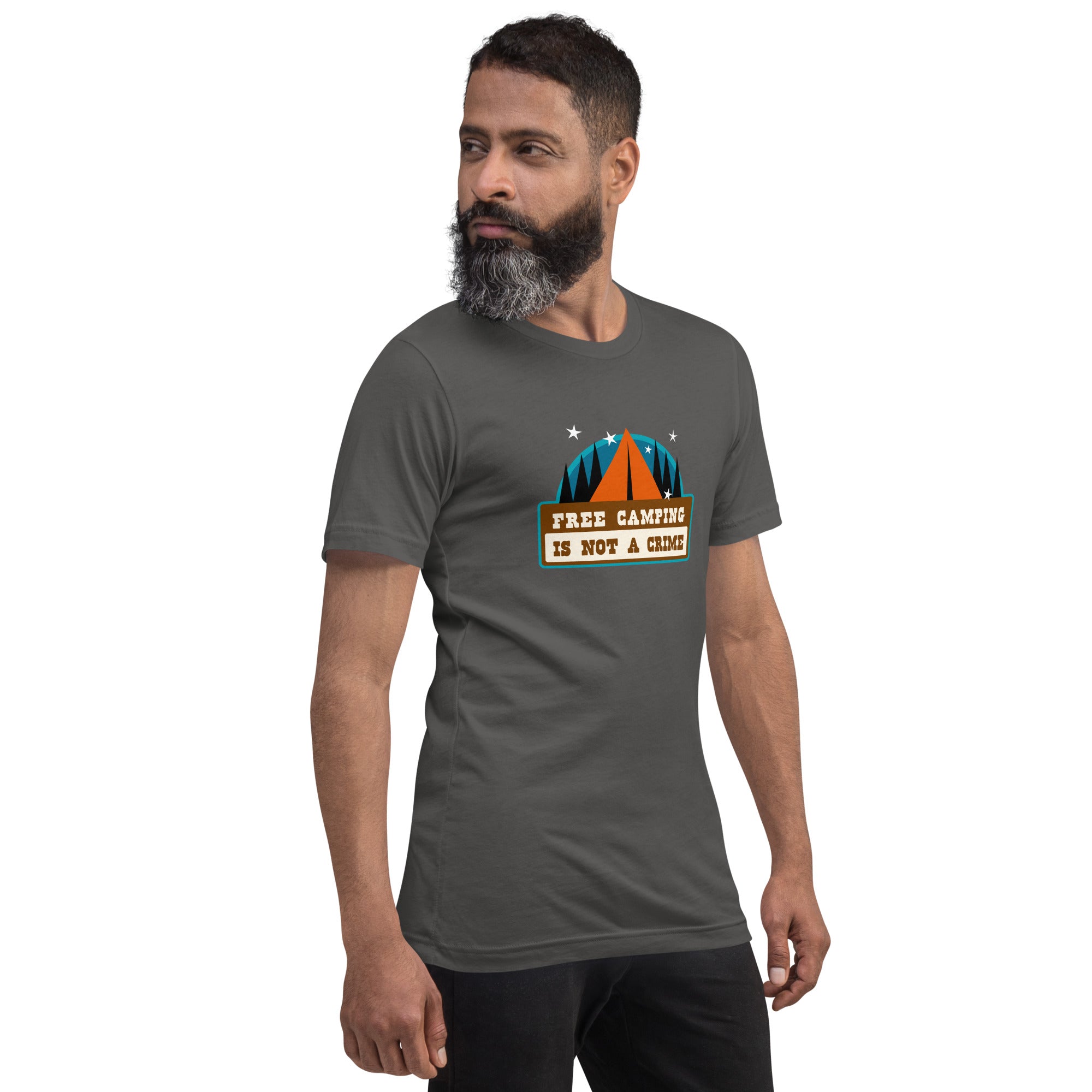 T-shirt en coton unisexe Free camping is not a crime sur couleurs foncées