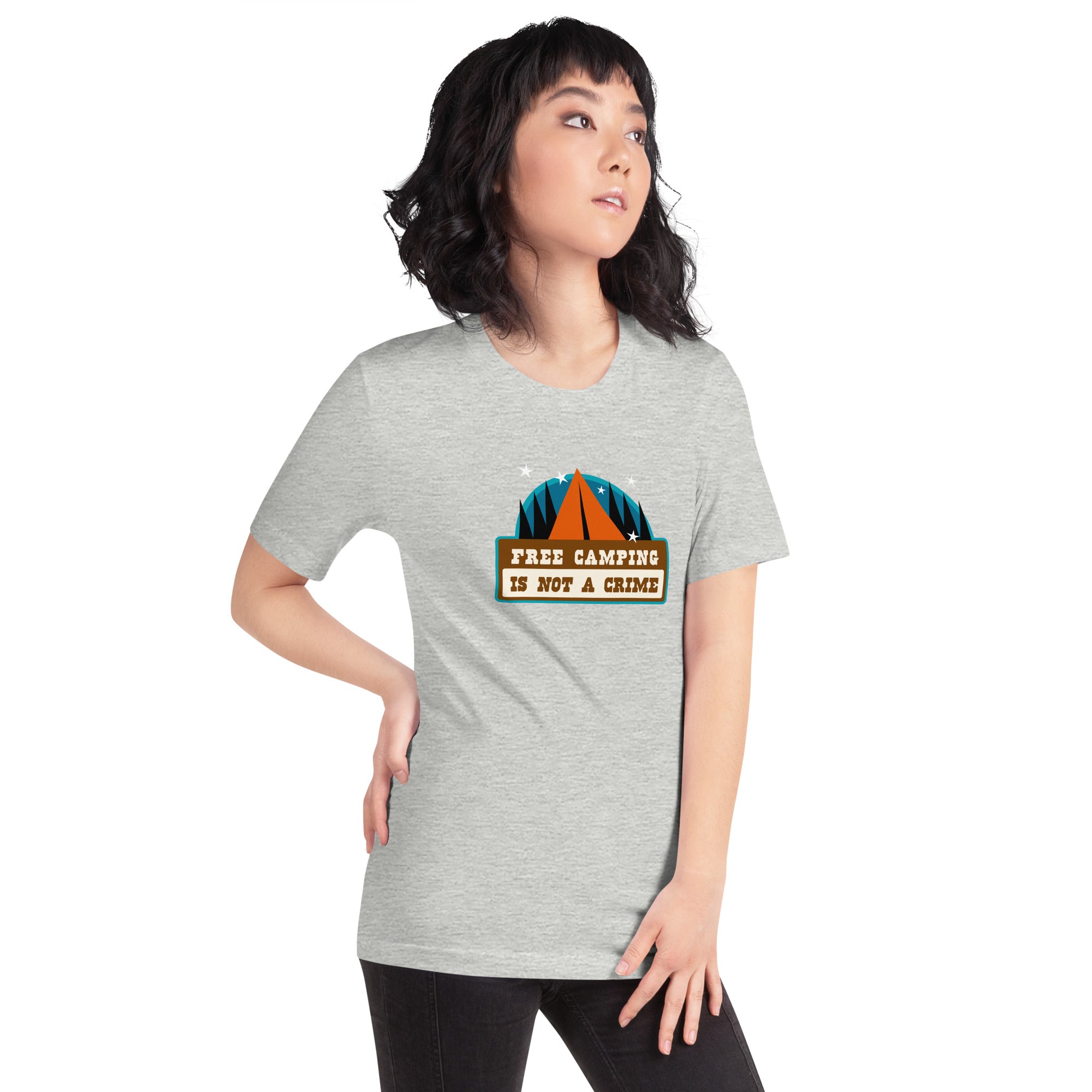 T-shirt en coton unisexe Free camping is not a crime sur couleurs chinées claires