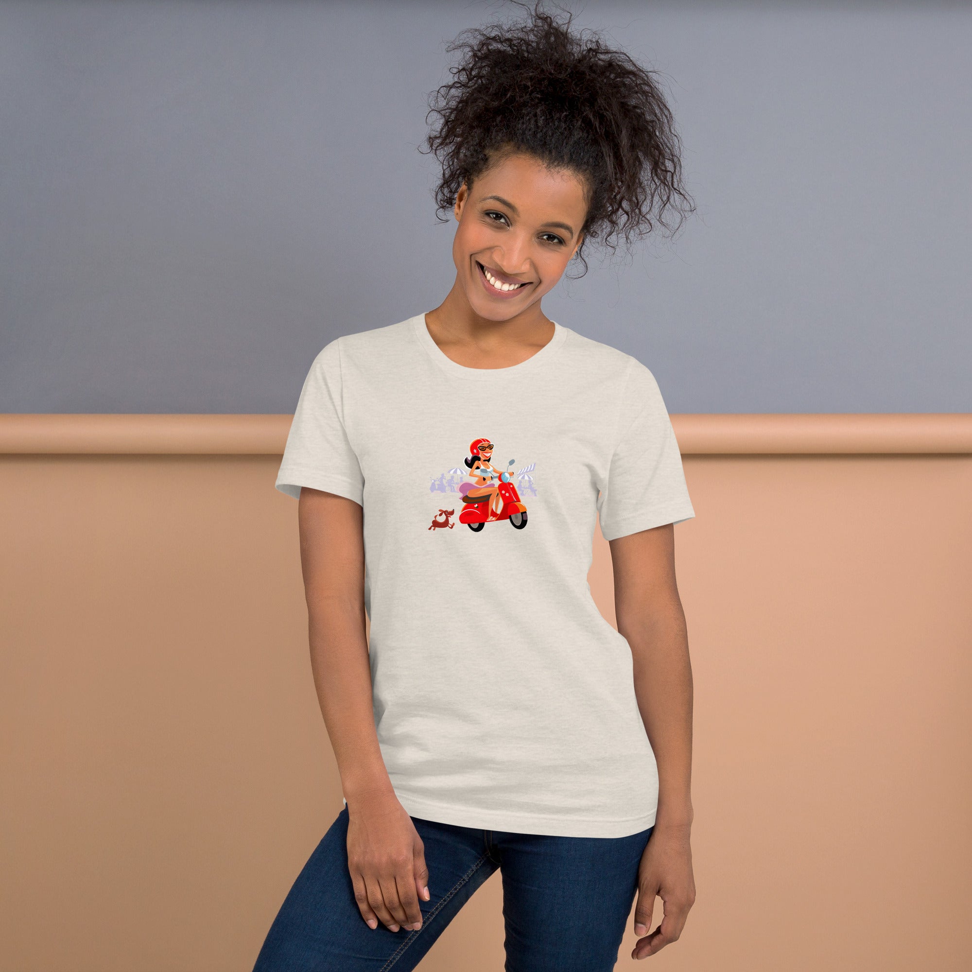 T-shirt en coton unisexe Vespa Girl in St Tropez sur couleurs chinées claires