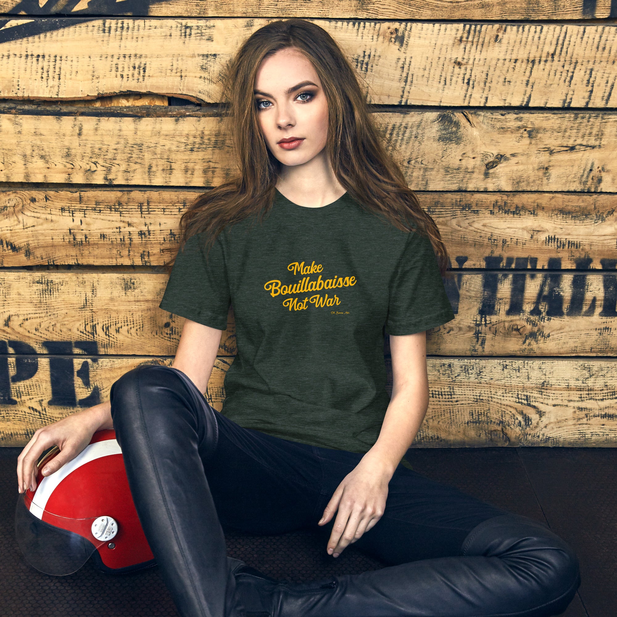 T-shirt en coton unisexe Make Bouillabaisse Not War Text Only sur couleurs chinées foncées