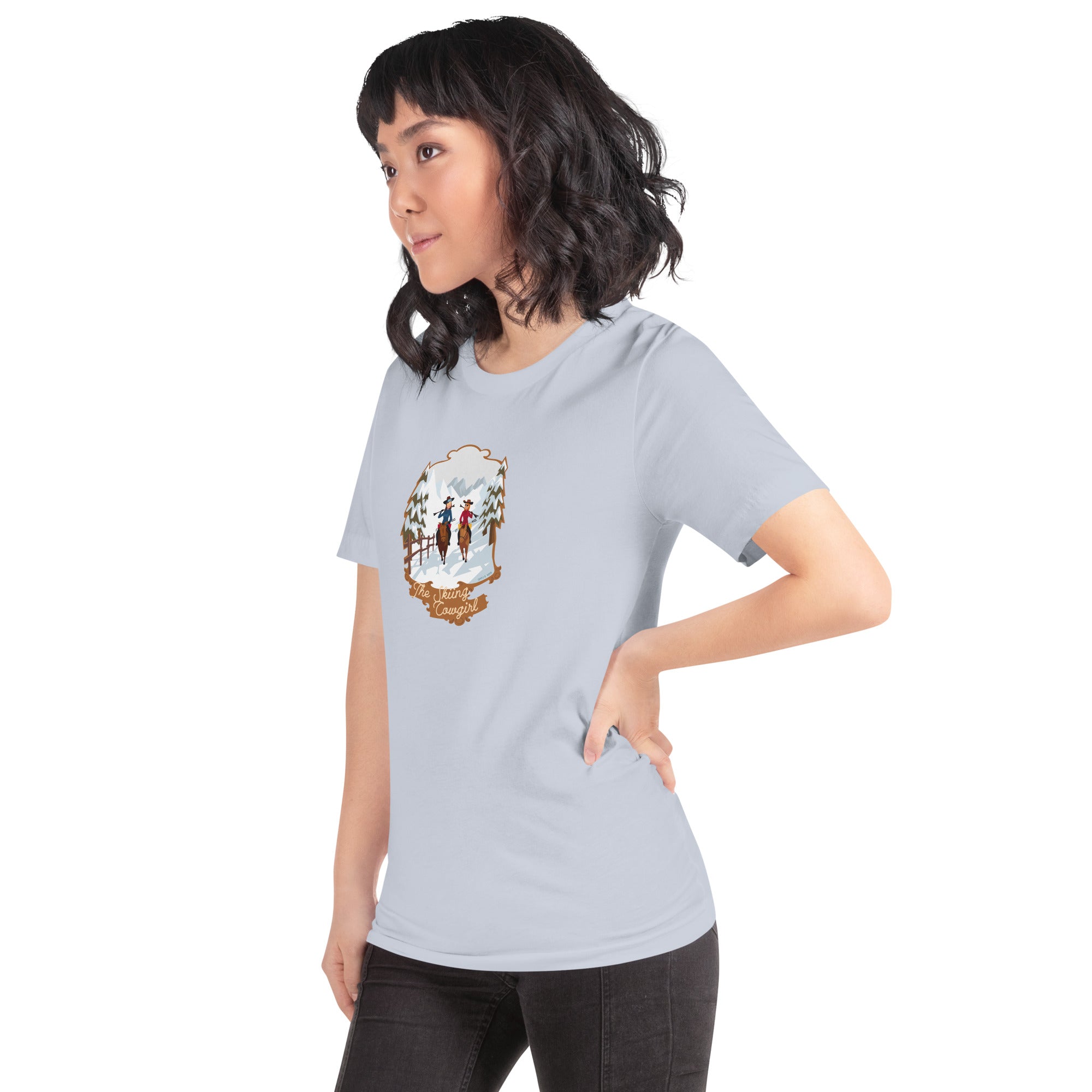 T-shirt en coton unisexe The Skiing Cowgirl sur fond clair