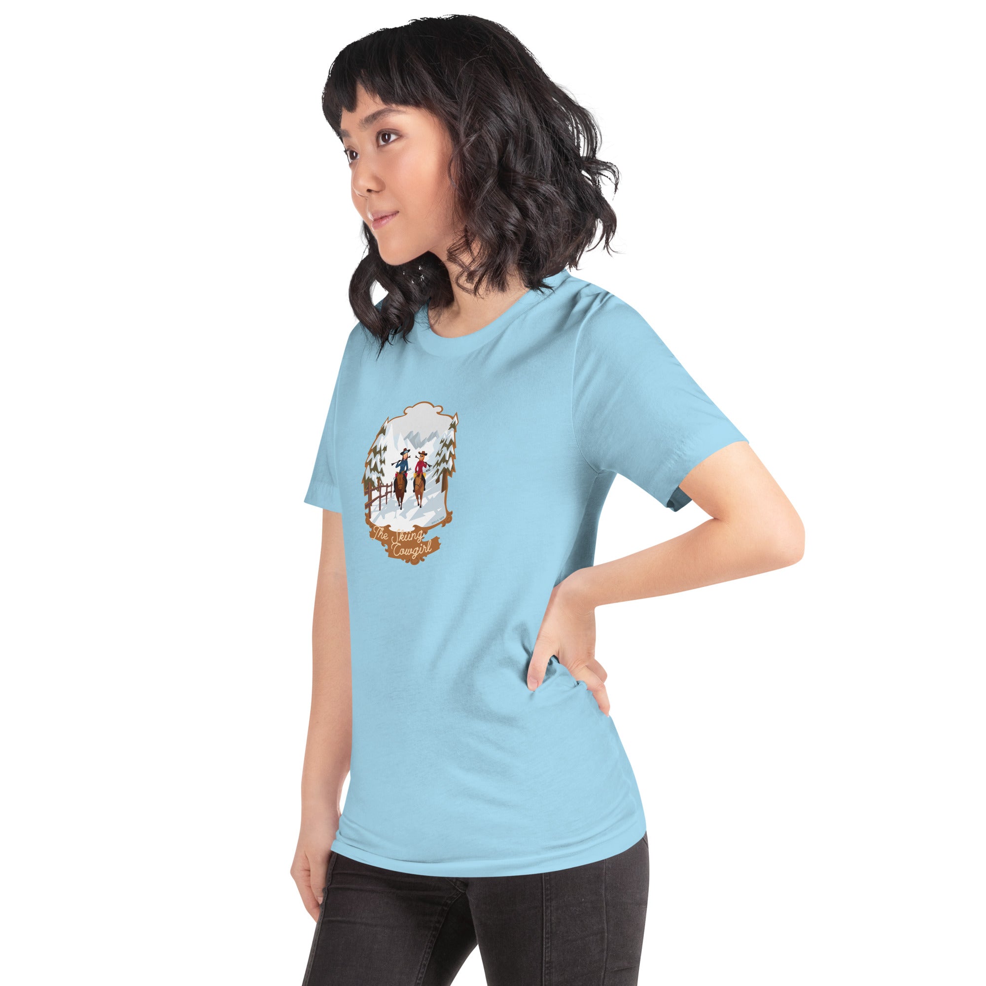 T-shirt en coton unisexe The Skiing Cowgirl sur fond clair