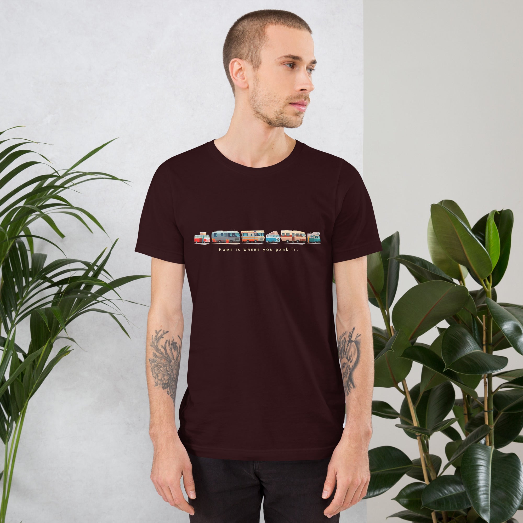 T-shirt en coton unisexe Vintage Campers: Home is where you park it sur couleurs foncées