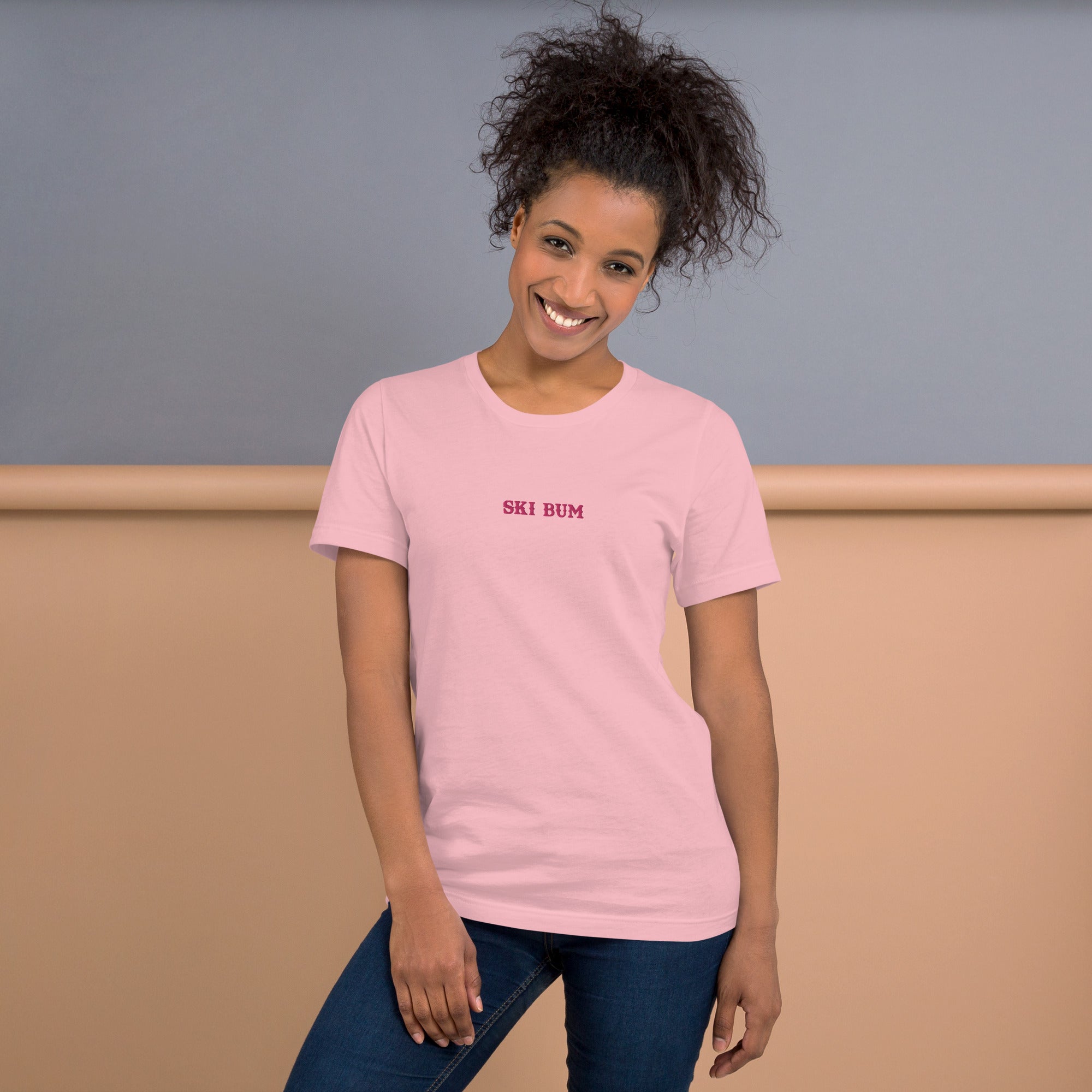 T-shirt en coton unisexe Ski Bum Flamingo brodé sur couleurs claires