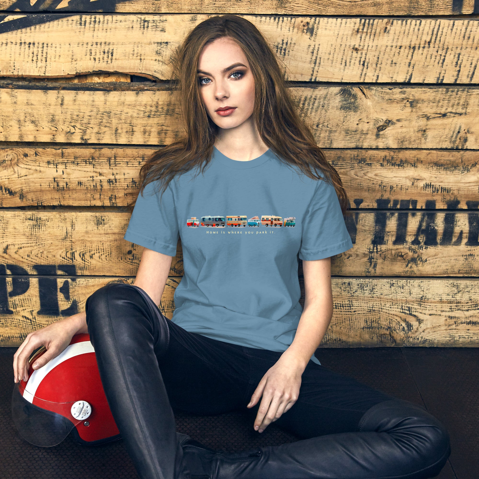 T-shirt en coton unisexe Vintage Campers: Home is where you park it sur couleurs foncées