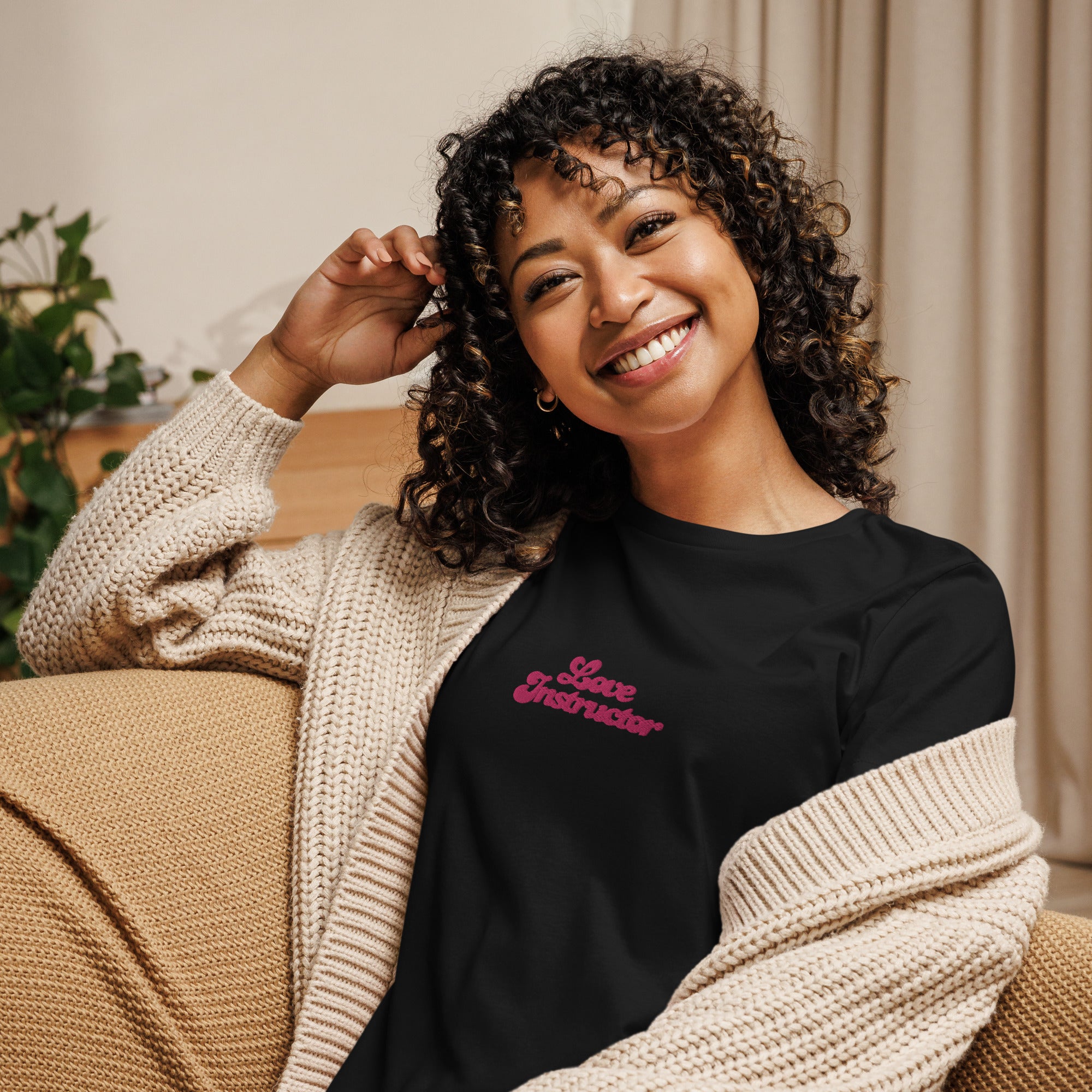 Women's Relaxed T-Shirt Love Instructor embroidered pattern